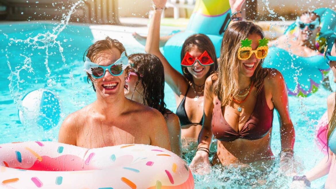 Organiza una fiesta en tu piscina: Ideas temáticas para mayo