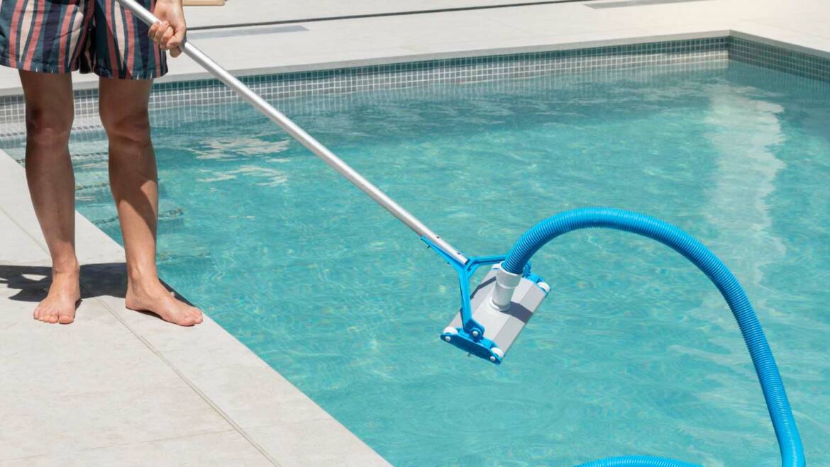 Cómo limpiar rápida y eficazmente una piscina de hasta 10×5 m